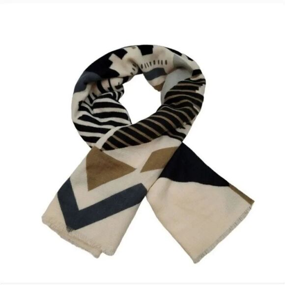 NEW City Skyline Womens Oversized Blanket Scarf in Neutral - Picture 2 of 12